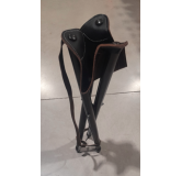 TREPIED HATIER 65CM PIEDS BOIS ASSISE CUIR MARRON AVEC BRETELLE